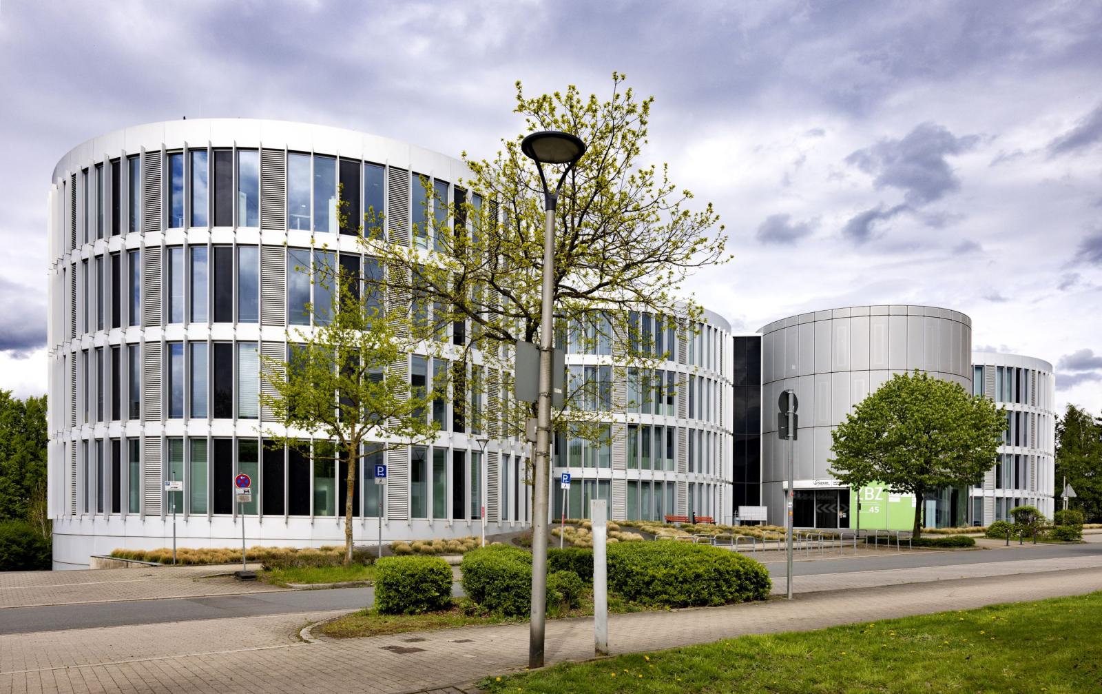 Zahnmedizinisch-Biowissenschaftliches Forschungs- und Entwicklungszentrum Witten, Straßenperspektive