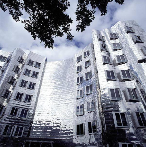 Neuer Zollhof Am Medienhafen (Gehry-Bauten) In Düsseldorf, Architektur ...