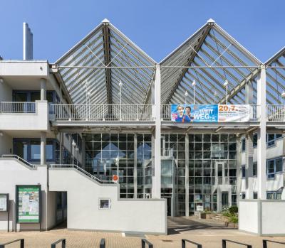 Eingangssituation mit Vorhalle