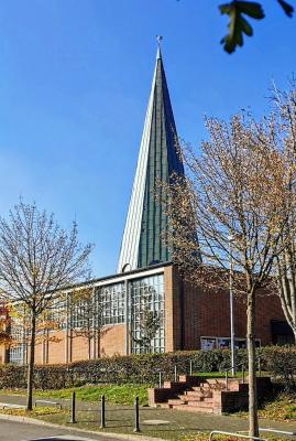 St. Maria Königin Düsseldorf Straßenansicht