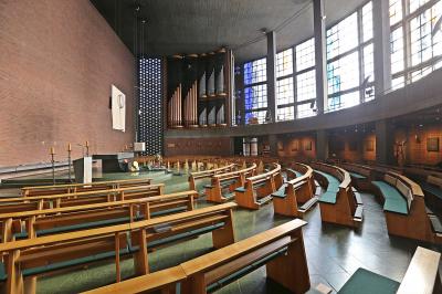 Kirche Heilige Familie Innenansicht