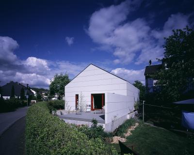 Haus Höfner, Straßenperspektive, Terrasse