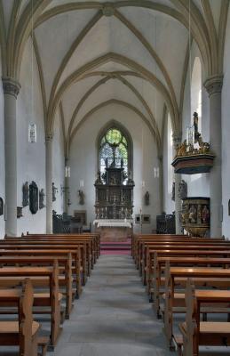 Innenraum St. Bernhard, Blick zum Altar