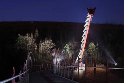 Drachenbrücke Recklinghausen angestrahlt bei Nacht