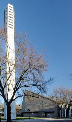Petruskirche in Düsseldorf mit Campanile