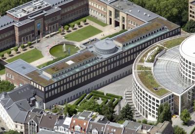 Neubau von Ungers im Osten