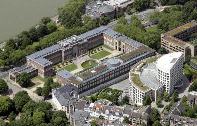 Ehrenhof und Museum Kunstpalast von oben