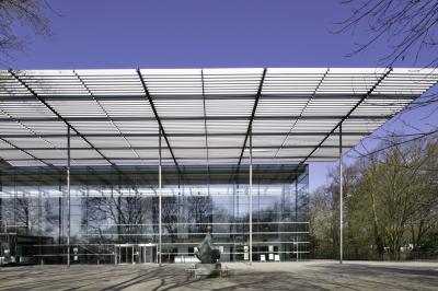 Haus der Ruhrfestspiele mit Vordach
