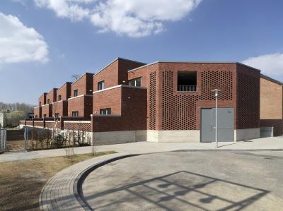Eingang zum Kopfbau mit Treppenhaus