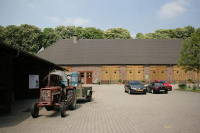 Vorhof von Süden