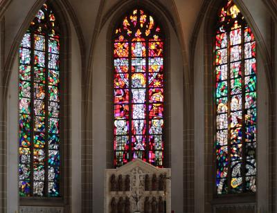Kirchenfenster im Altarraum