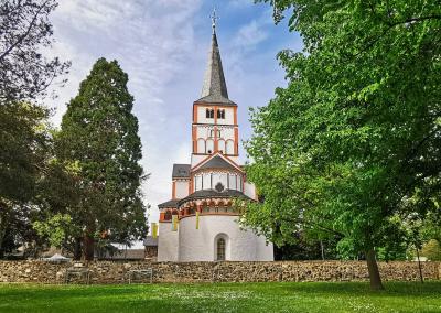 Ostansicht Doppelkirche St. Maria und St. Clemens Schwarzrheindorf