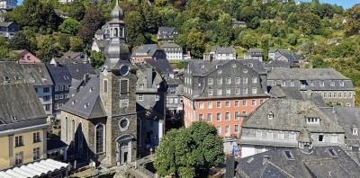 Rotes Haus im Stadtkern von Monschau