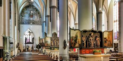 Blcik in das Seitenschiff von St. Nicolai