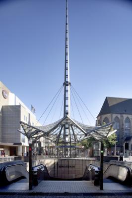 Stadtbahnhaltestelle Reinoldikirche, Dortmund, Zugang mit Rolltreppen
