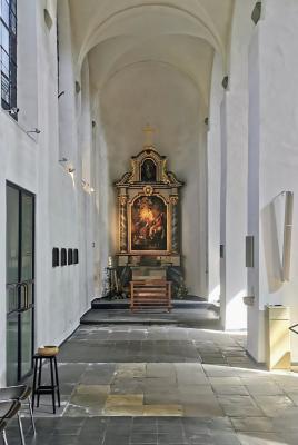 Nördliches Seitenschiff mit Altar