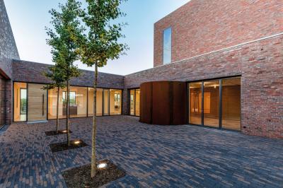 Begegnungszentrum St. Petrus, Atrium mit Taufkonche