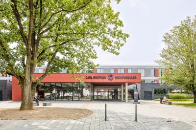 Haupteingang Nord, Ansicht Adressbildung