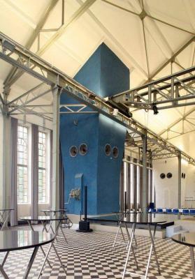 Entlüfterkamin in der grossen Maschinenhalle