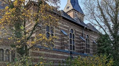 Fassadenansicht nördliches Seitenschiff St. Alban in Liblar