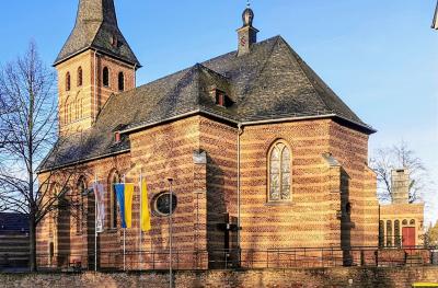 Südostansicht mit ehem. Privatkapelle Metternich