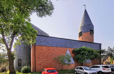 Westansicht St. Adelheid in Müllekoven