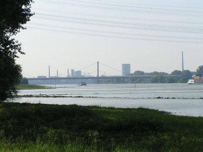 Leverkusener Silhouette mit alter Rheinbrücke