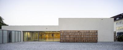 Johannes Rau-Zentrum, fassadenansicht Neubau