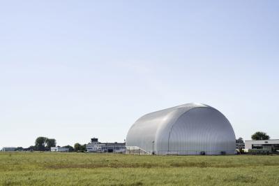 Luftschiffhangar mit geschlossenen Toren