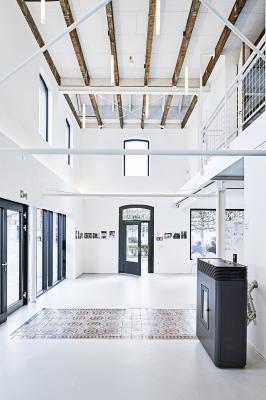 bauKULTURstelle, Haupteingang und geöffnetes Foyer