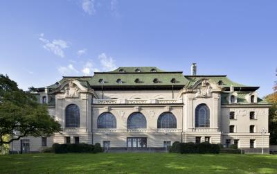 Kaiser-Friedrich-Halle, von Südosten