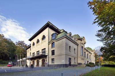 Kaiser-Friedrich-Halle, Eckansicht von Süden