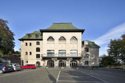 Kaiser-Friedrich-Halle, Südwestansicht