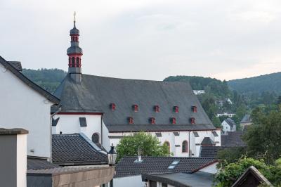 St. Donatus in der Dachlandschaft von Bad Münstereifel