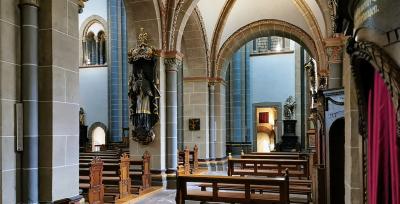 Blick ins Seitenschiff von St. Ludgerus