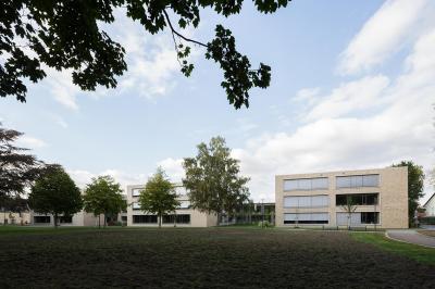 Gesamtschule Lippstadt, dreiteiliger Klassentrakt