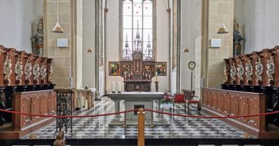 Altar und Chorgestühl