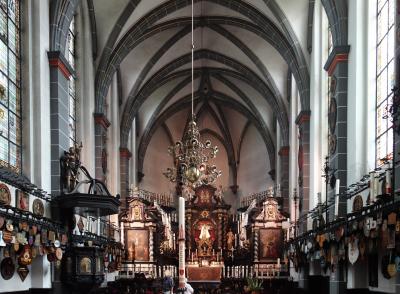 Blick in den Altarraum der Kerzenkapelle