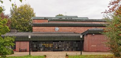Gestaffelter ehemaliger Kirchenbau von St. Albertus Magnus