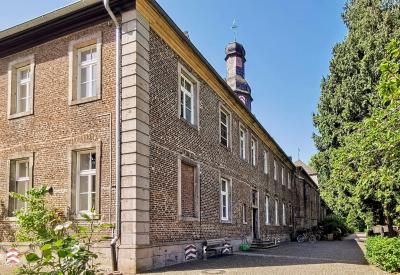 Nikolauskloster, Eckansicht