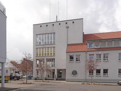 Eingang Polizeipräsidium Hamm an der Straßenecke Feidikstraße/Grünstraße (Erweiterungsbau)