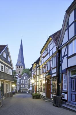 Altstadt mit Blick auf den Glockenturm der Johanniskirche