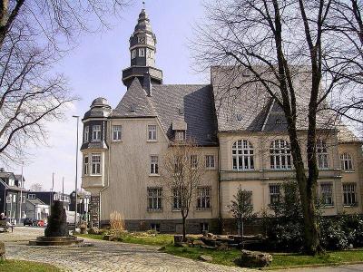 Seitenansicht mit Erker und Turm