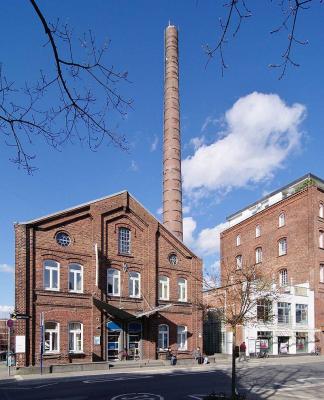 Brauereigebäude mit Kamin