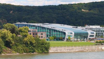 Das Kameha Grand in Bonn von der Konrad-Adenauer-Brücke (Südbrücke)