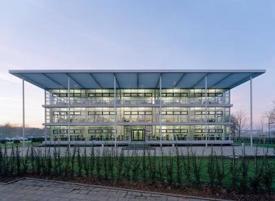 Außenansicht frontal van Laak Verwaltungs- und Logistikzentrum