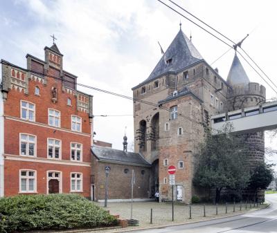 Blick auf das Obertor mit Anbindung an das Clemens-Sels-Museum