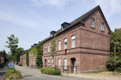 Backsteinhäuser an der Parallelstraße