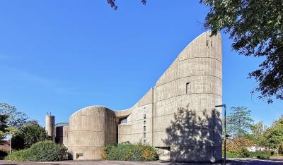 Außenansicht St. Pius in Neuss