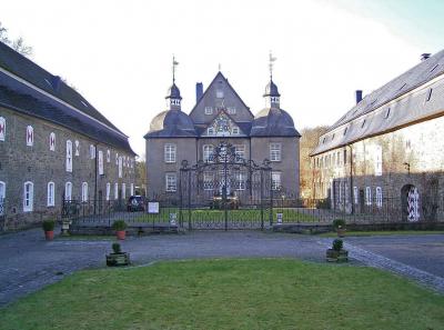 Herrenhaus und Wirtschaftsgebäude Schloss Neuenhof